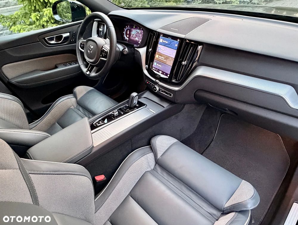 Volvo XC 60 B4 D AWD Plus Dark - 10