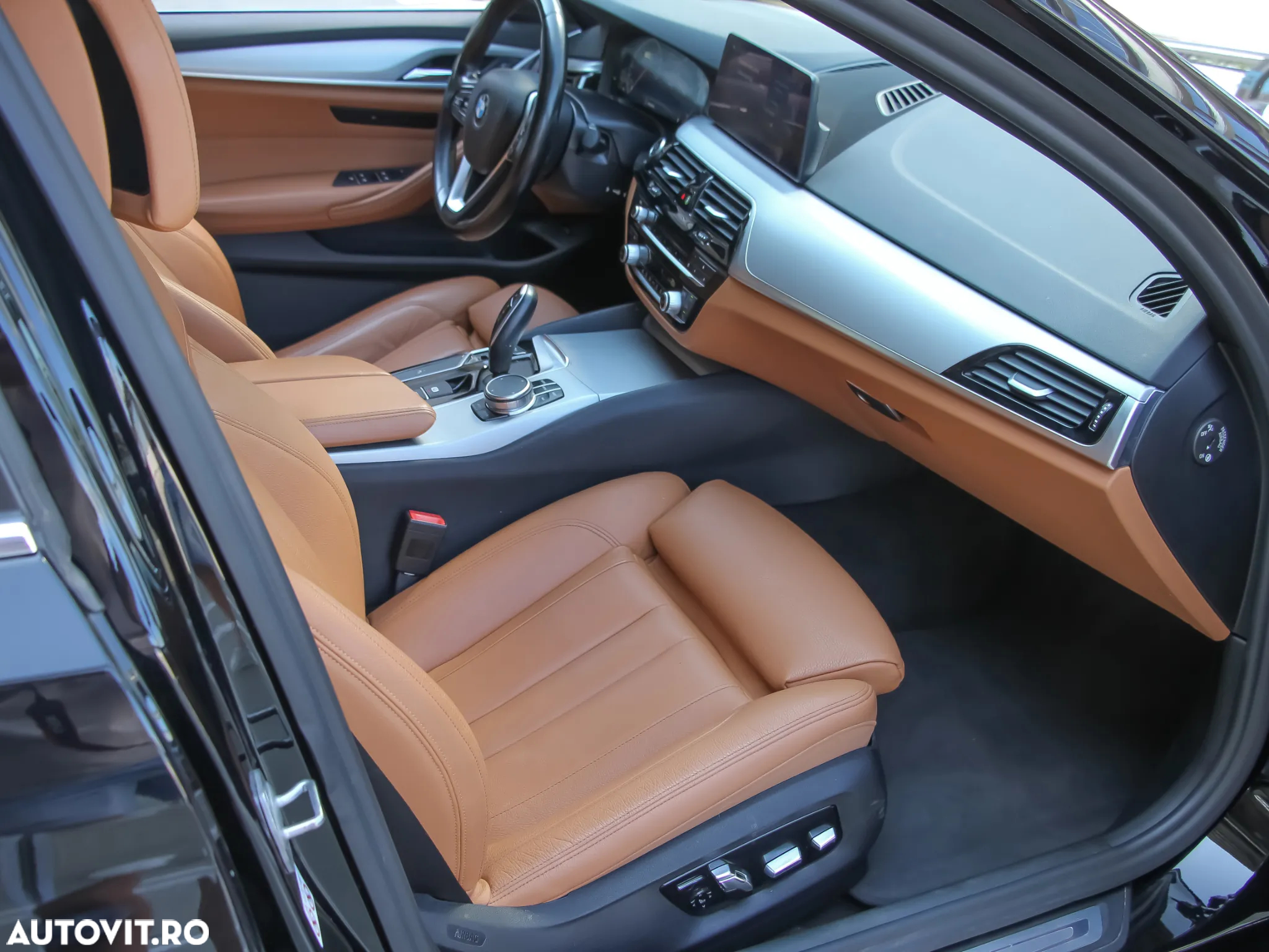 BMW Seria 5 520i AT - 21
