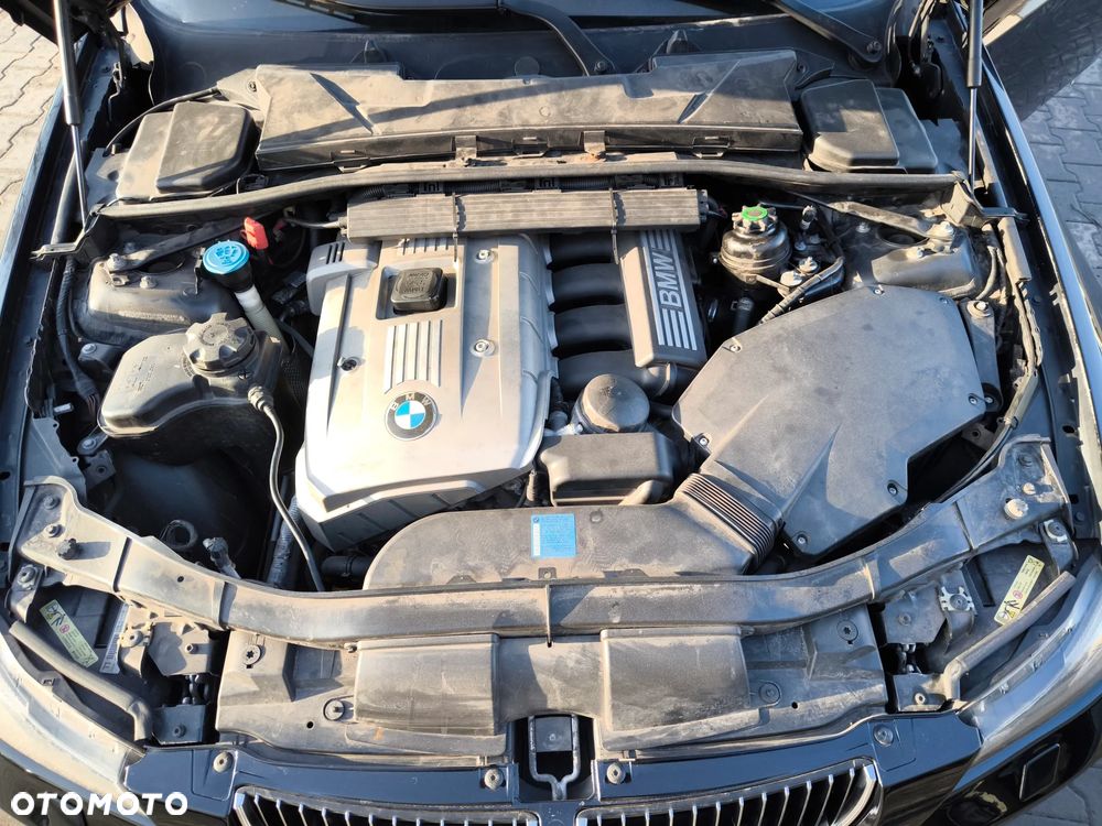 BMW Seria 3 330xi - 21