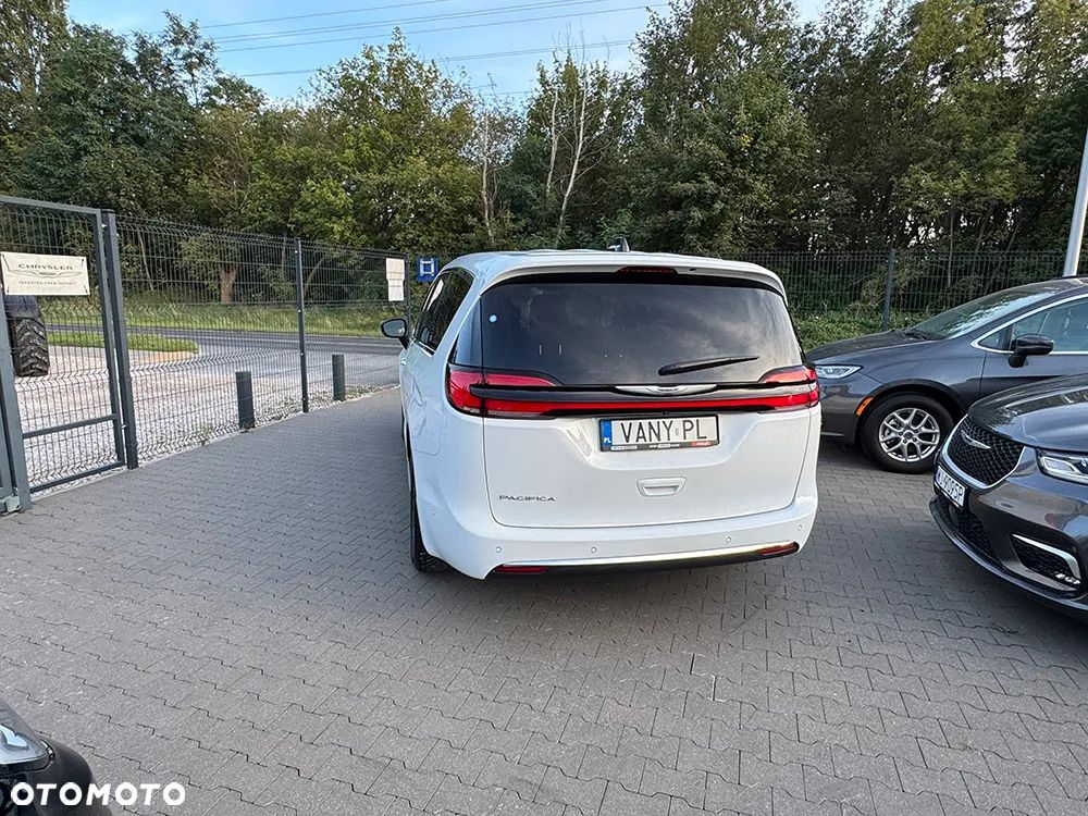 Chrysler Pacifica - 8