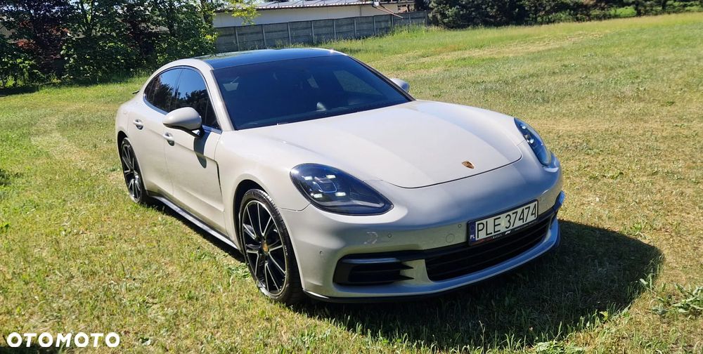 Porsche Panamera 4 - 8