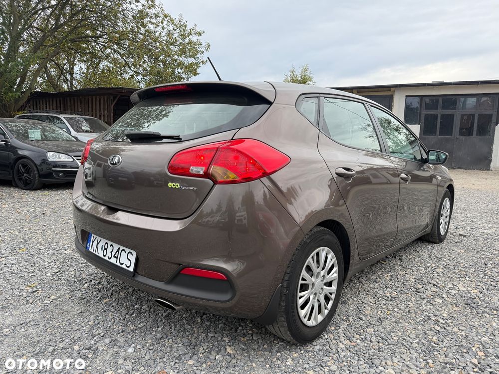 Kia Ceed 2012 photo 4