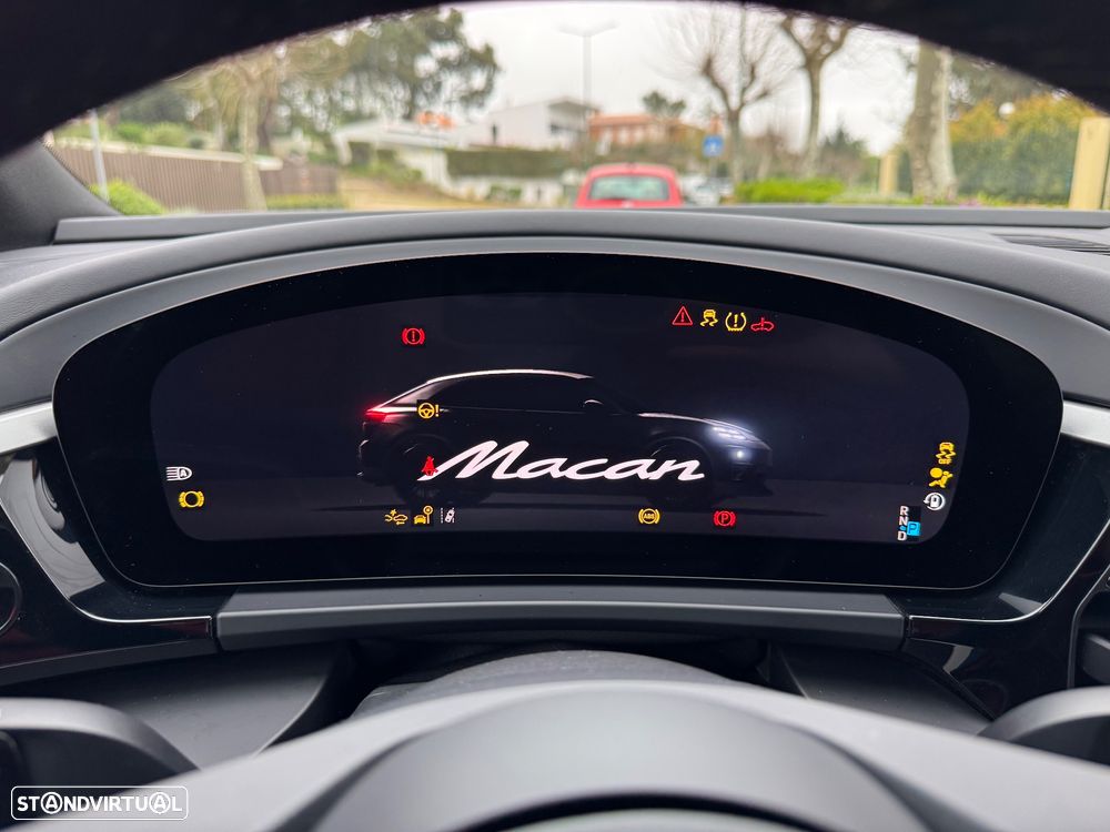 Porsche Macan Electric 4 - 48