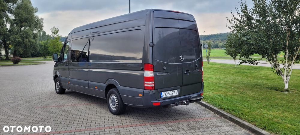 Mercedes-Benz Sprinter - 4