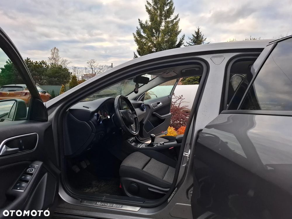 Mercedes-Benz Klasa A 180 CDI (BlueEFFICIENCY) - 22