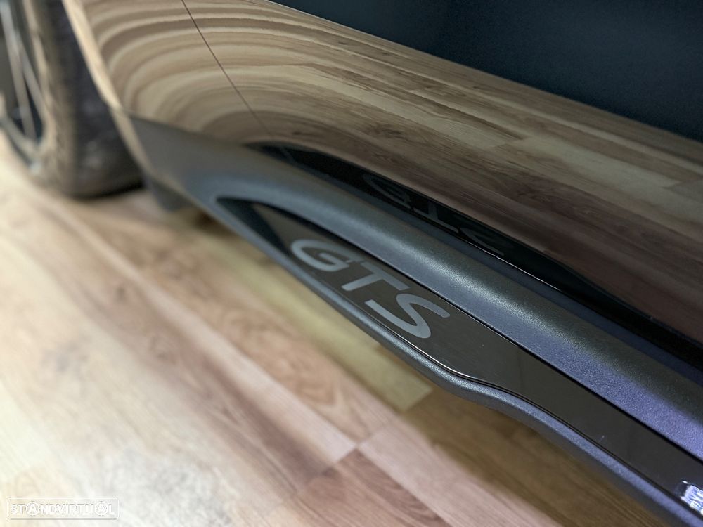 Porsche Taycan Sport Turismo GTS - 17