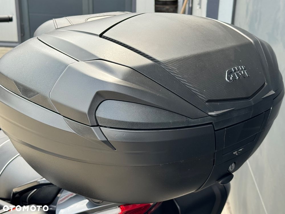 Yamaha FJR - 33