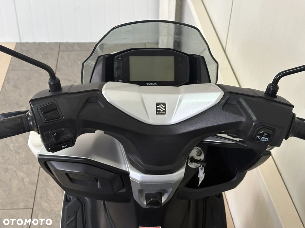 Suzuki Burgman - 13