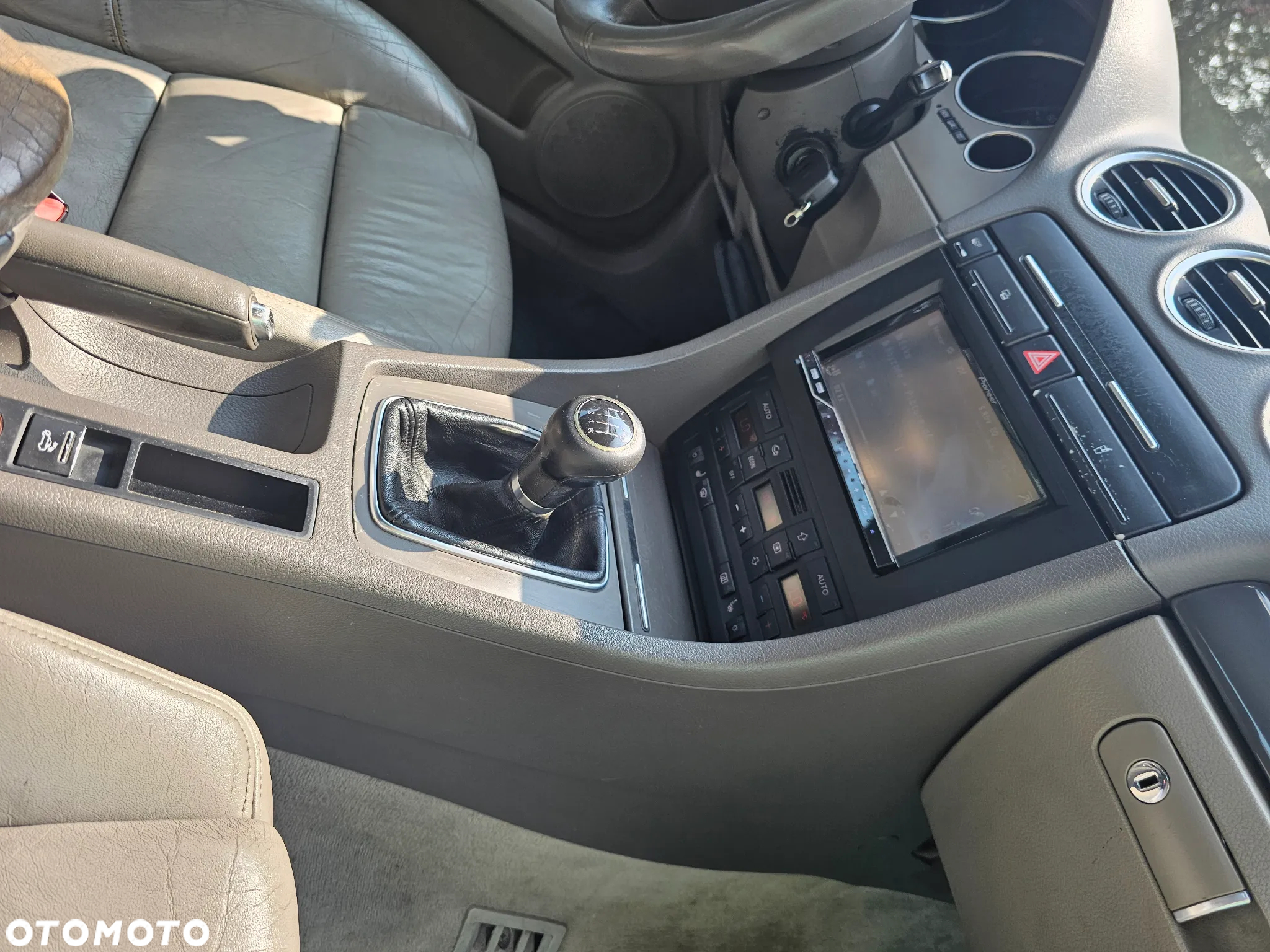 Audi A4 Cabriolet 2.5 TDI - 12