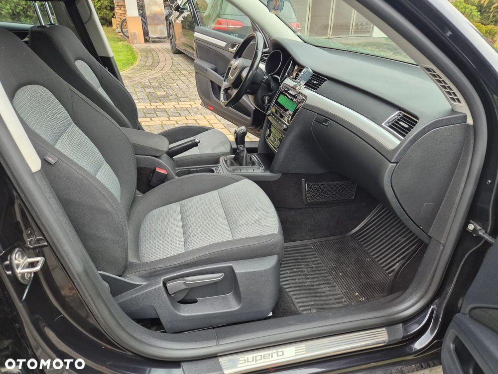 Skoda Superb 2.0 TDI Ambition - 25