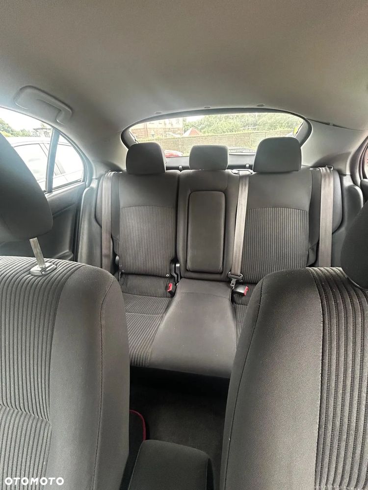Mitsubishi Lancer 1.6 Invite - 6