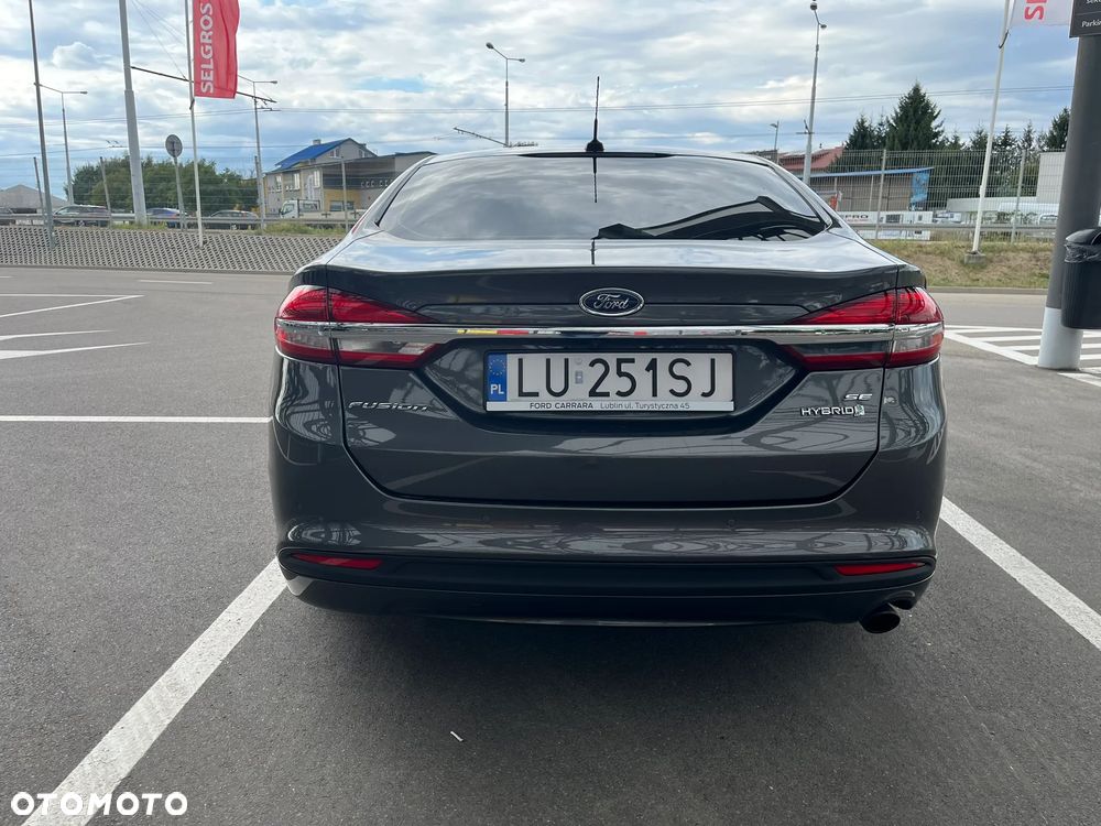 Ford Fusion - 4