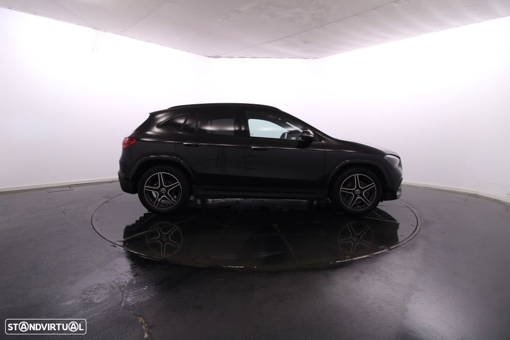 Mercedes-Benz GLA 180 d AMG Line - 10