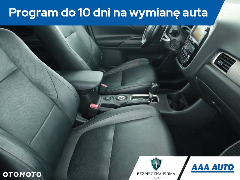 Mitsubishi Outlander - 9