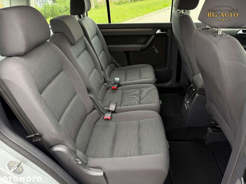 Volkswagen Touran - 36