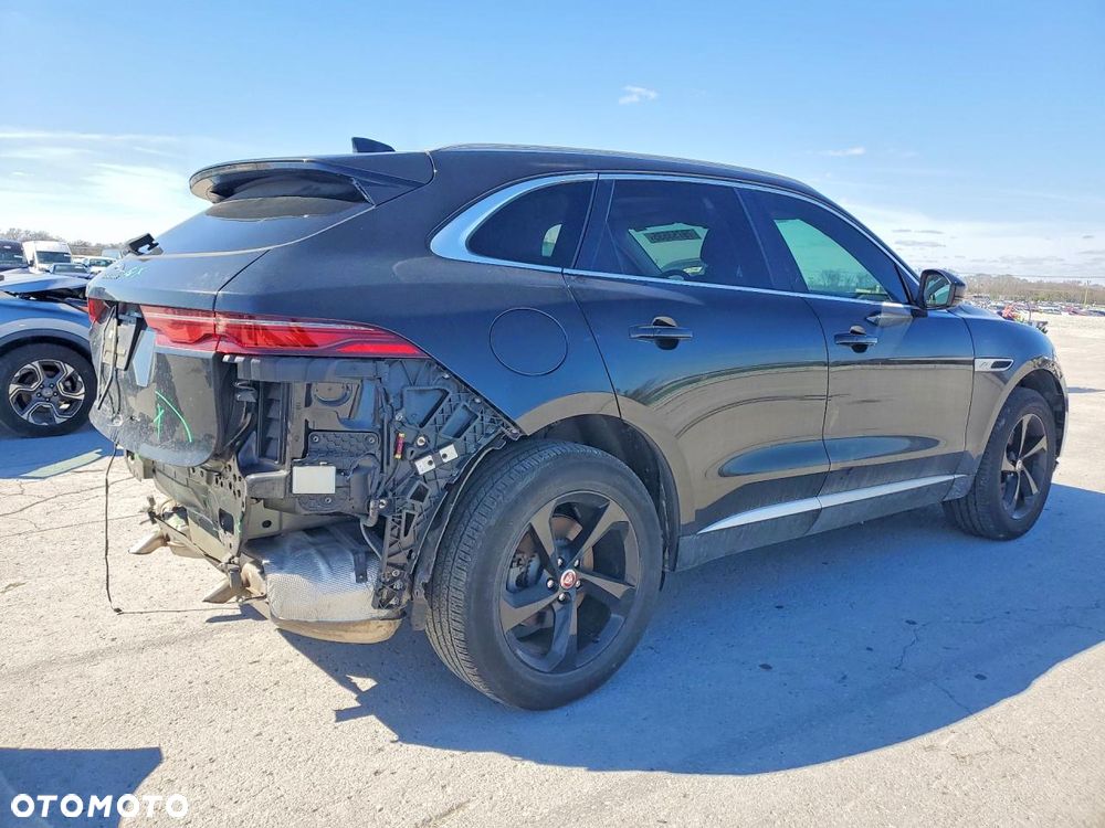 Jaguar F-Pace - 4