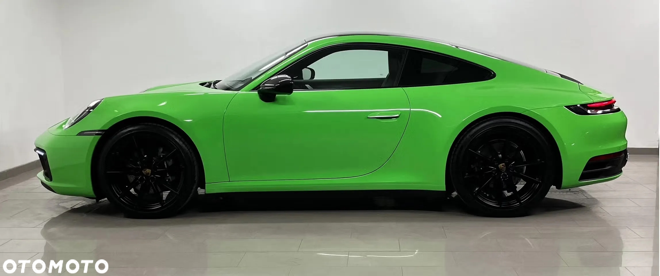 Porsche 911 Carrera 4 - 4