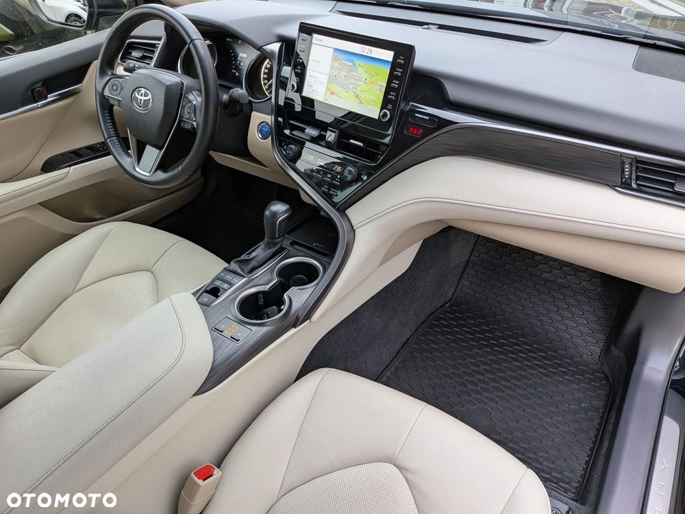 Toyota Camry 2.5 Hybrid Executive CVT - 19