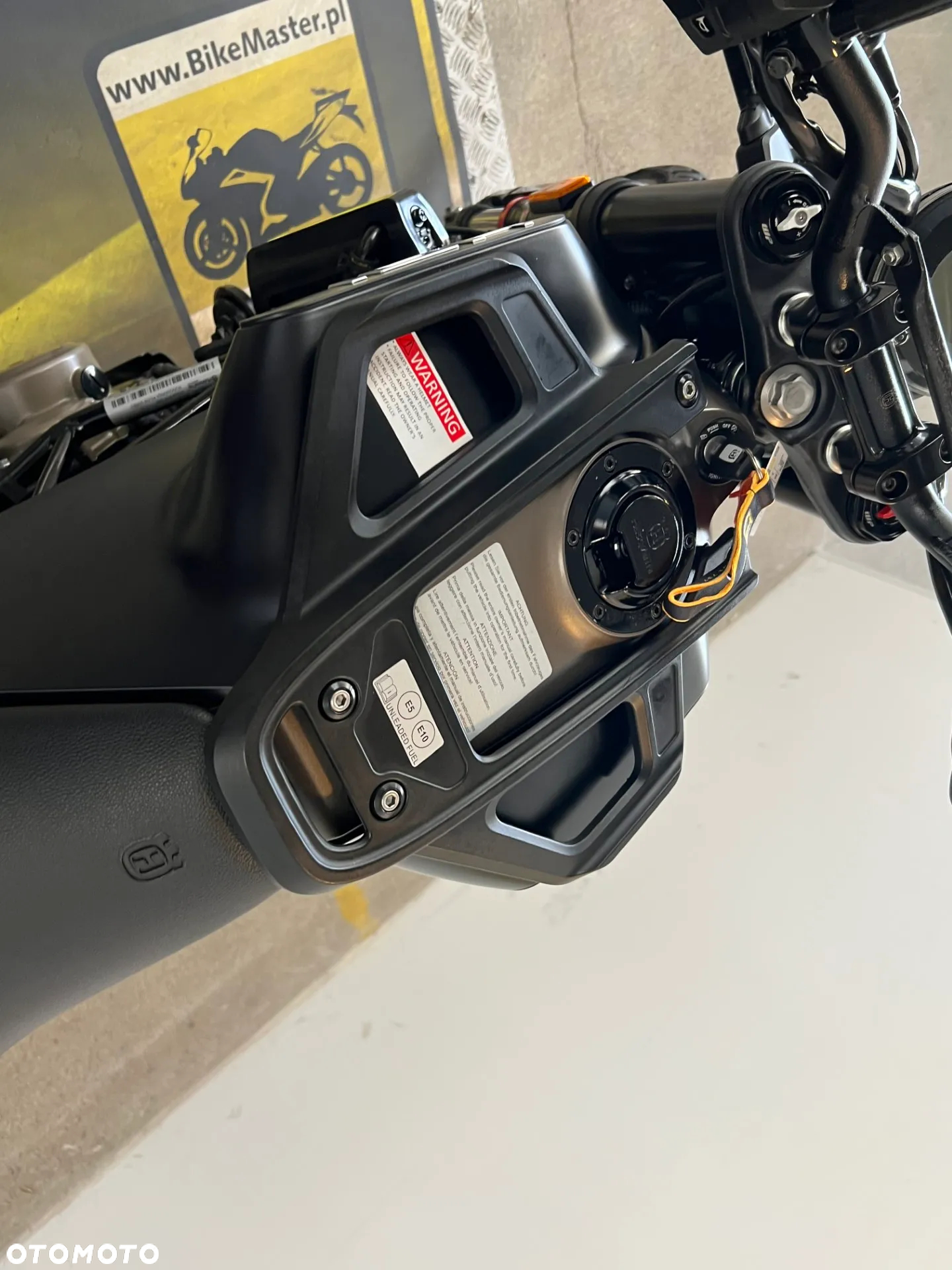 Husqvarna Svartpilen - 20