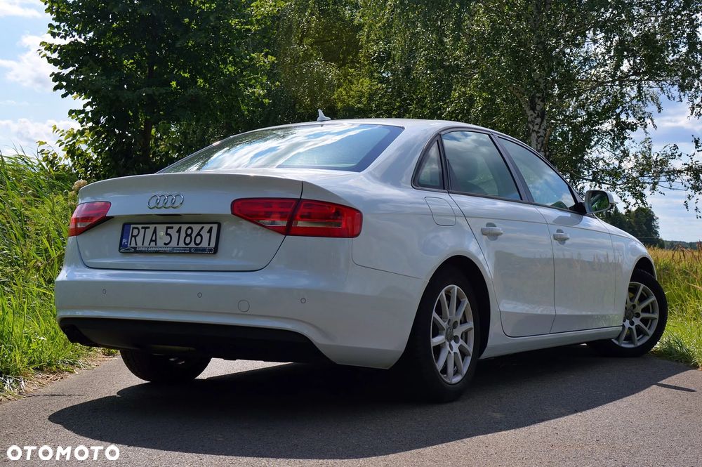 Audi A4 Limousine - 10