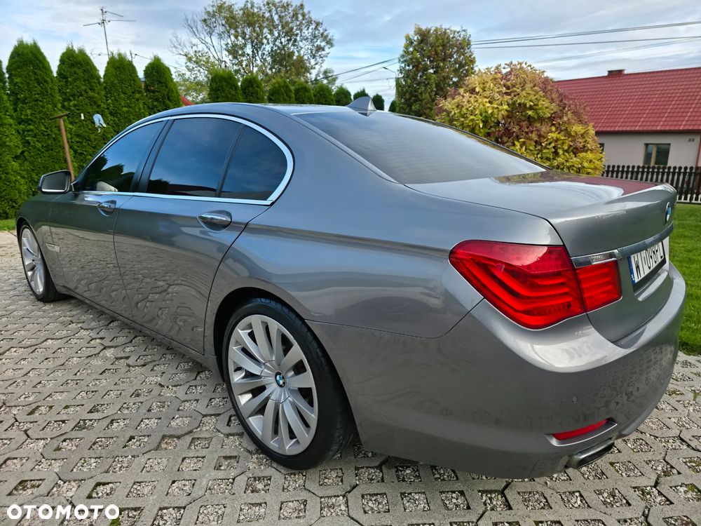 BMW Seria 7 740i - 5