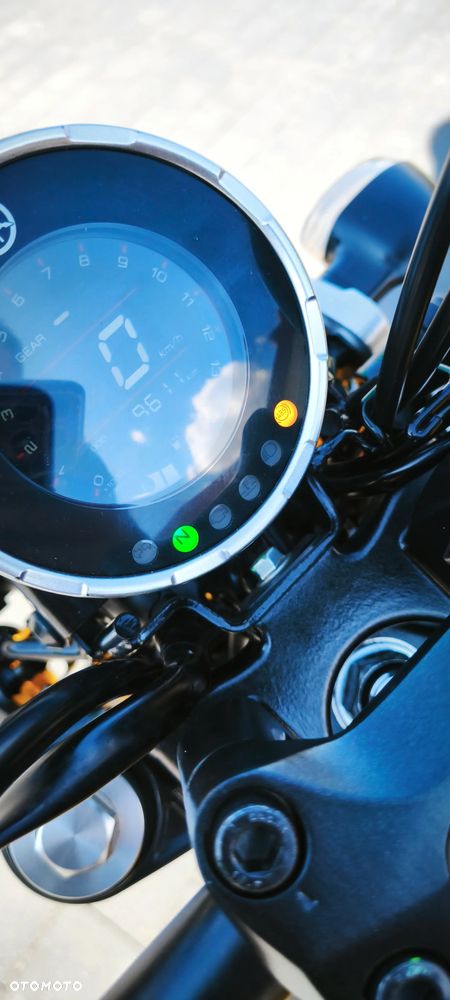 Yamaha XSR - 10