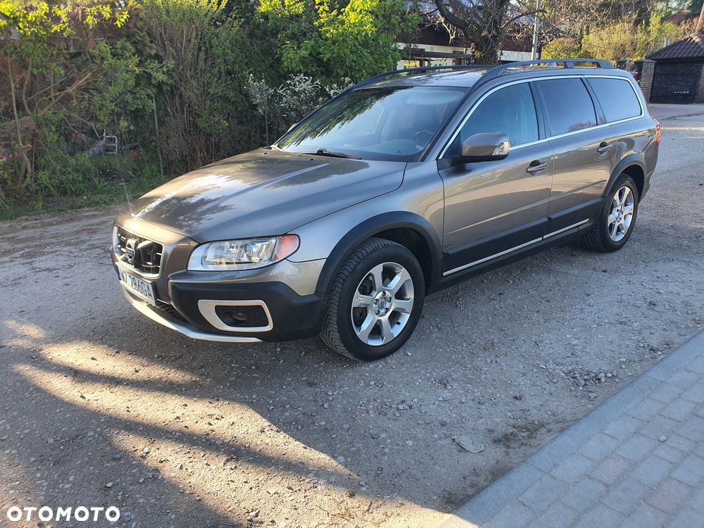 Volvo XC 70 D5 AWD Momentum - 1