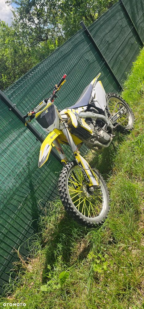Suzuki RM-Z - 1