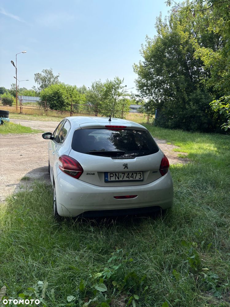 Peugeot 208 - 4