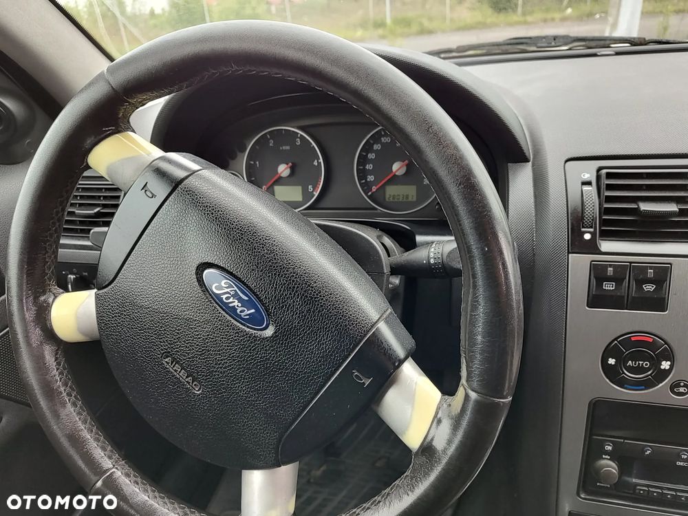 Ford Mondeo 2.0 TDCI DPF Trend - 16