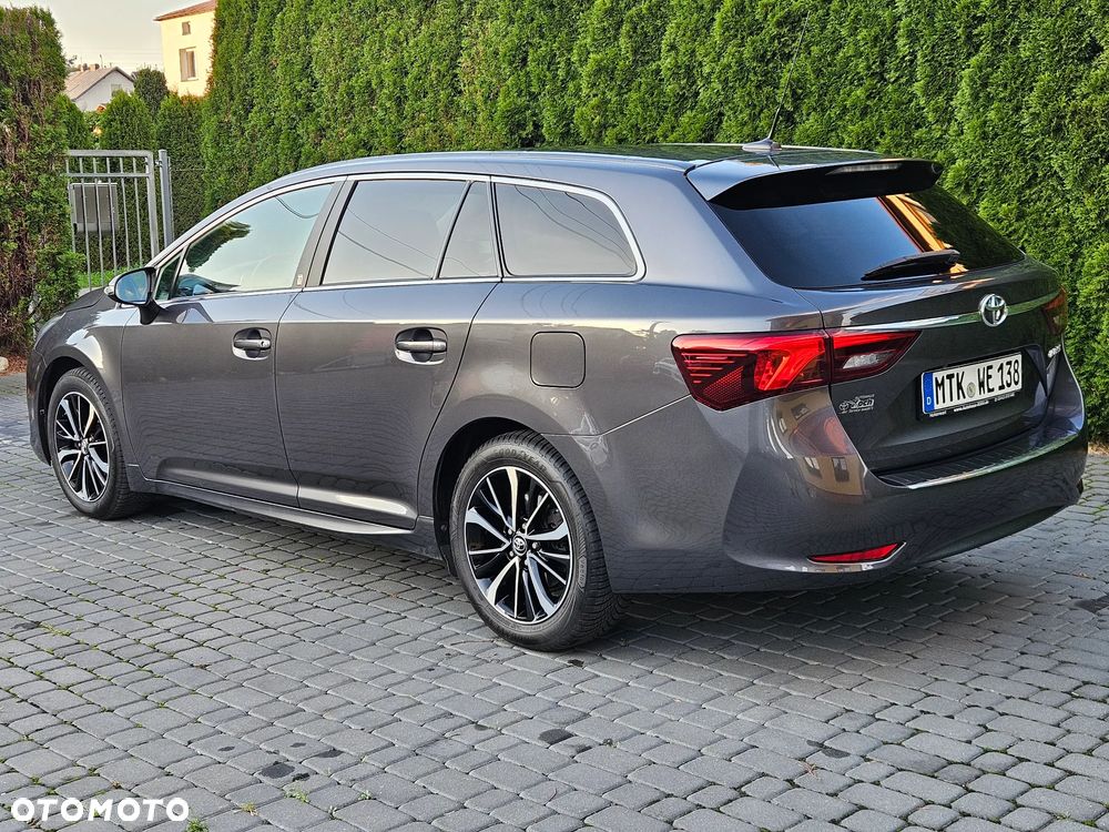 Toyota Avensis - 14