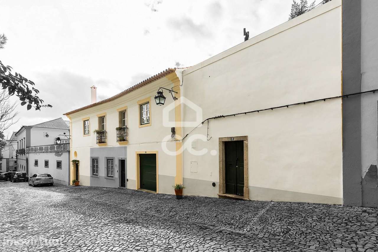 Moradia senhorial T4+1 com garagem e piscina no centro histórico nobre - Grande imagem: 5/60