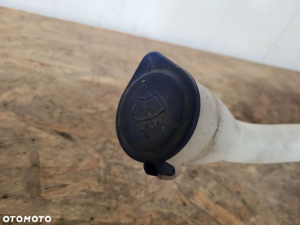 Zbiorniczek płynu spryskiwaczy Peugeot 3008 5008 Xenon - 2