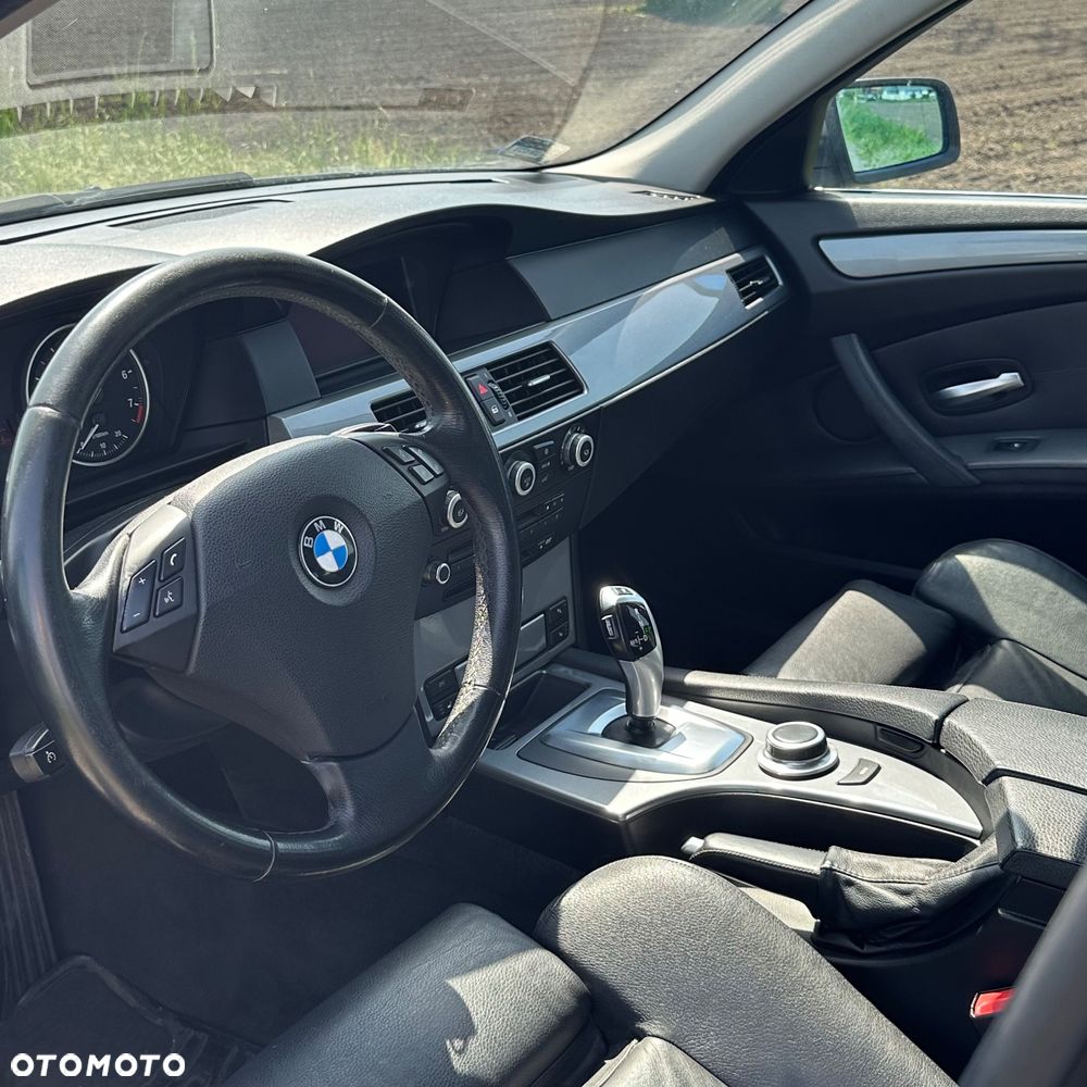BMW Seria 5 525xi - 22