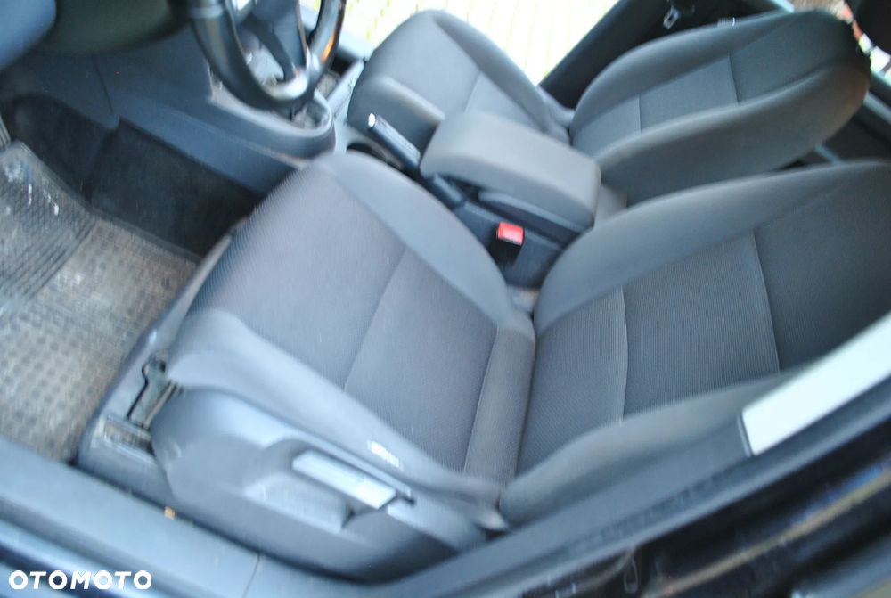 Volkswagen Touran 1.6 TDI DPF BlueMotion Technology Comfortline - 12