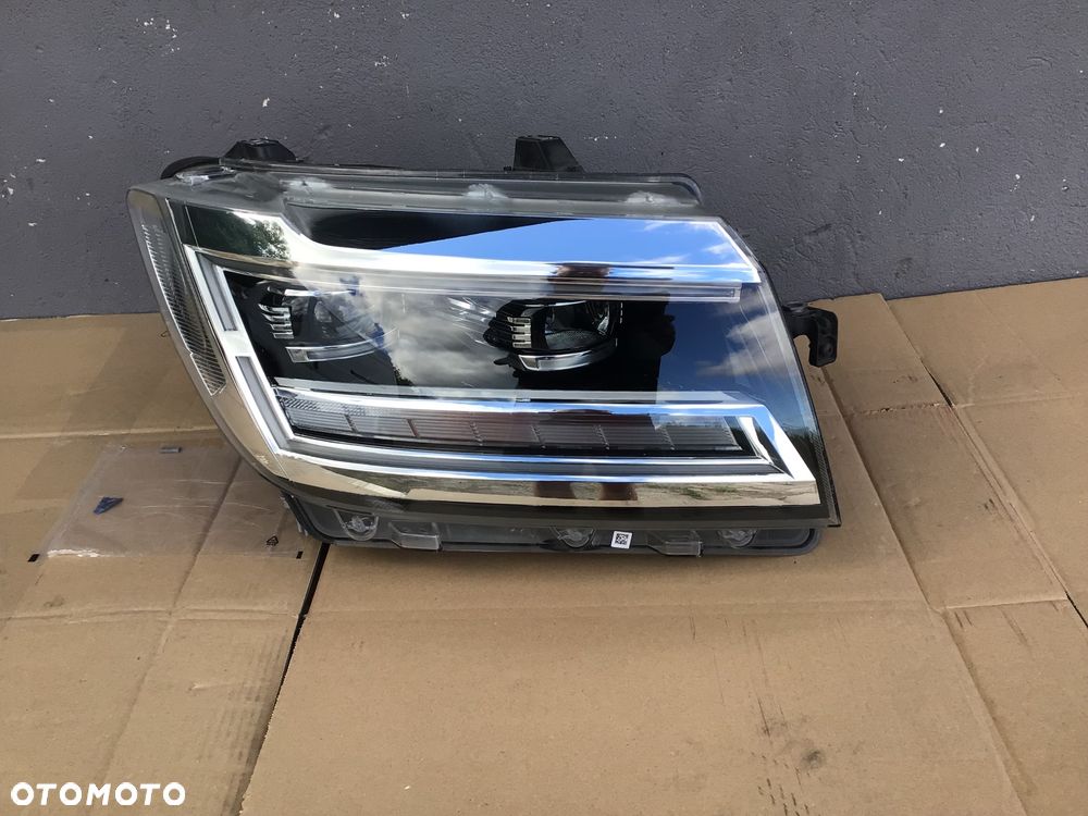 Lampa przednia prawa VW Crafter ll 2 Full Led - 1