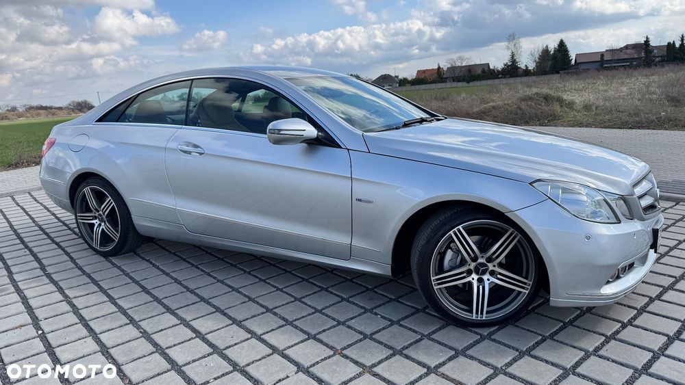 Mercedes-Benz Klasa E 250 CGI BlueEFFICIENCY Automatik Avantgarde - 6