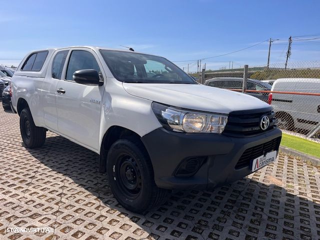 Toyota HILUX 4X4 CLUB C/FULL BOX - 2