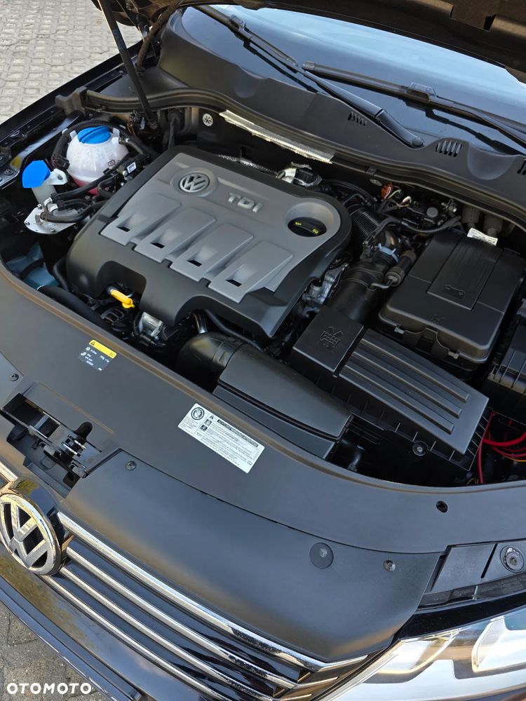 Volkswagen Passat 2.0 TDI Comfortline DSG - 24