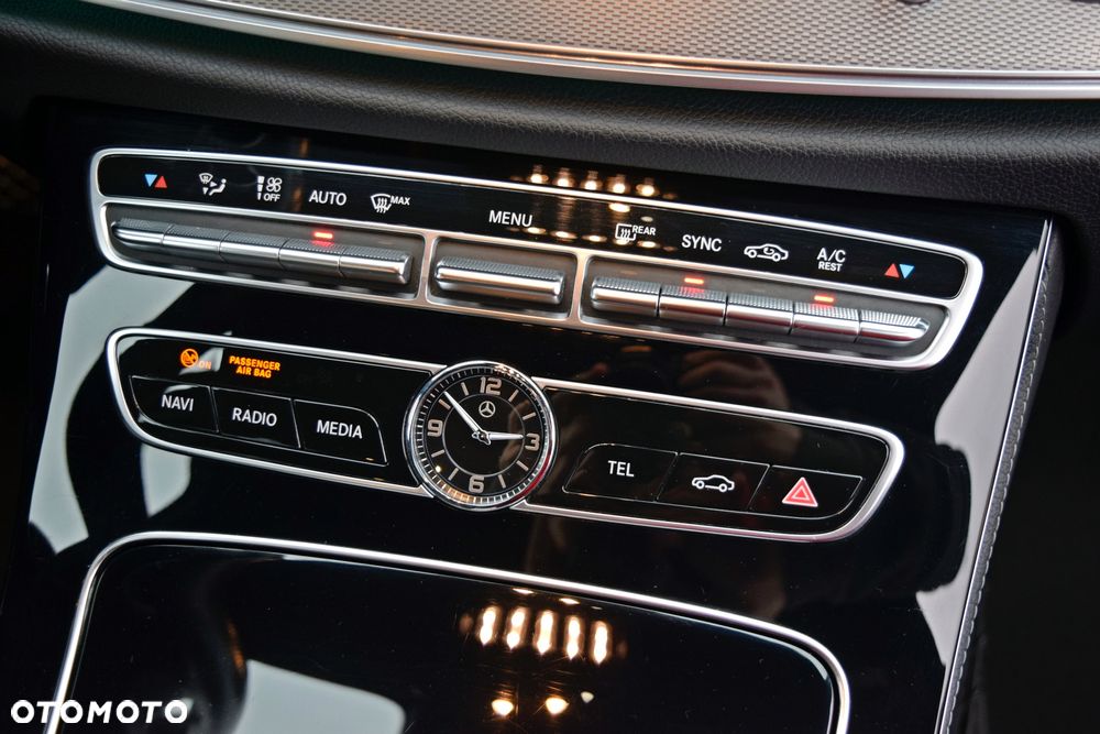 Mercedes-Benz Klasa E 200 9G-TRONIC Avantgarde - 20