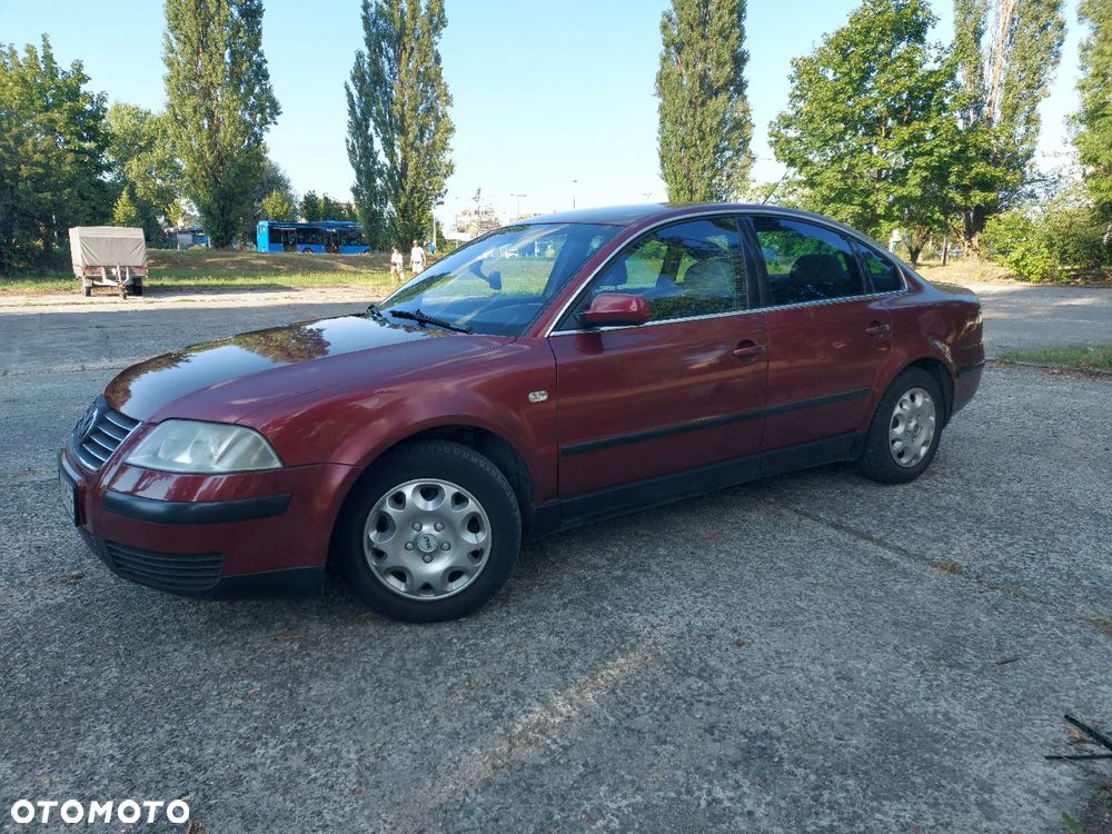 Volkswagen Passat 1.9 TDI Comfortline - 1