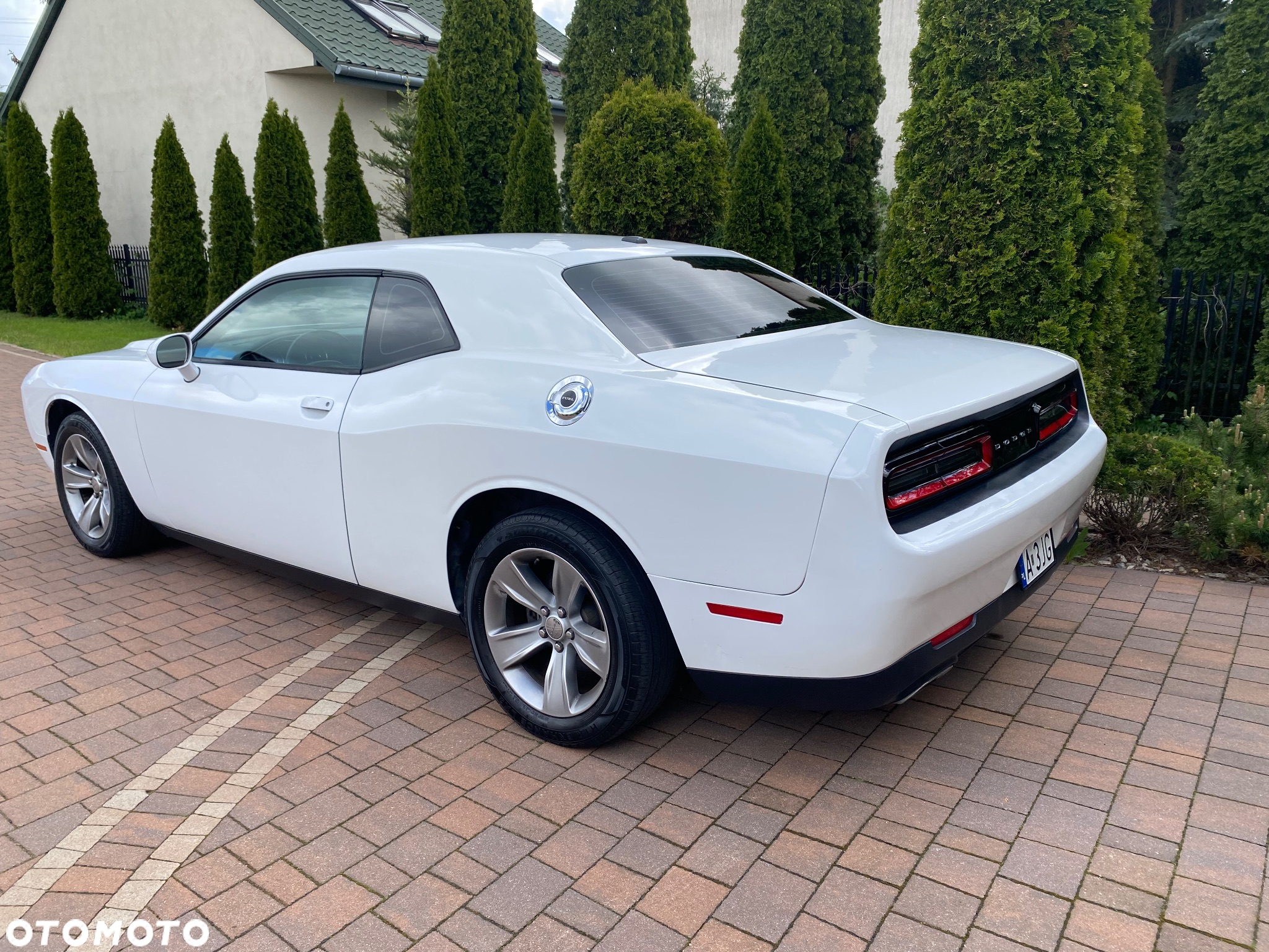 Dodge Challenger - 2