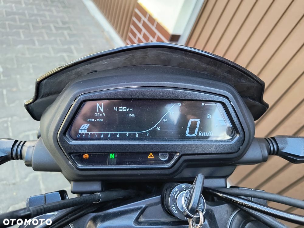 Bajaj Dominar 400 - 8