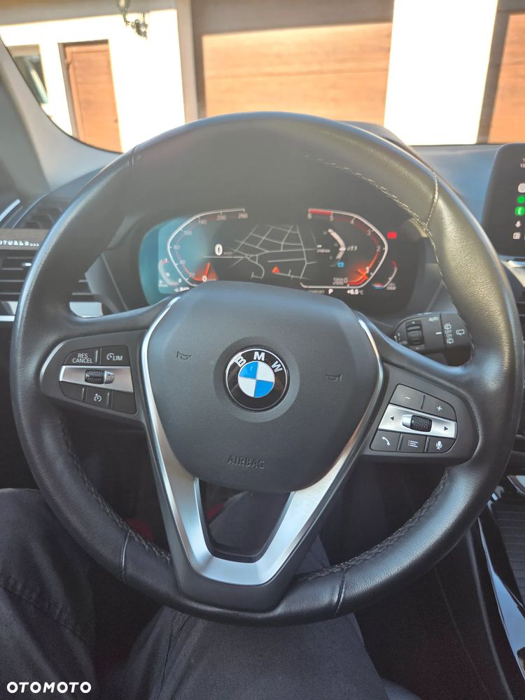 BMW X3 sDrive18d xLine - 26