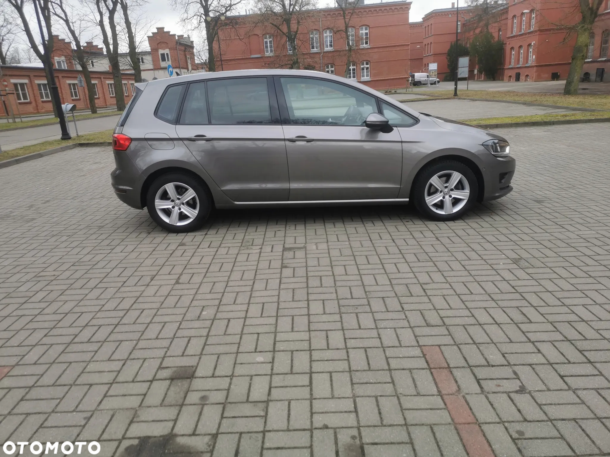 Volkswagen Golf Sportsvan VII SV 1.6 TDI BMT Trendline - 9