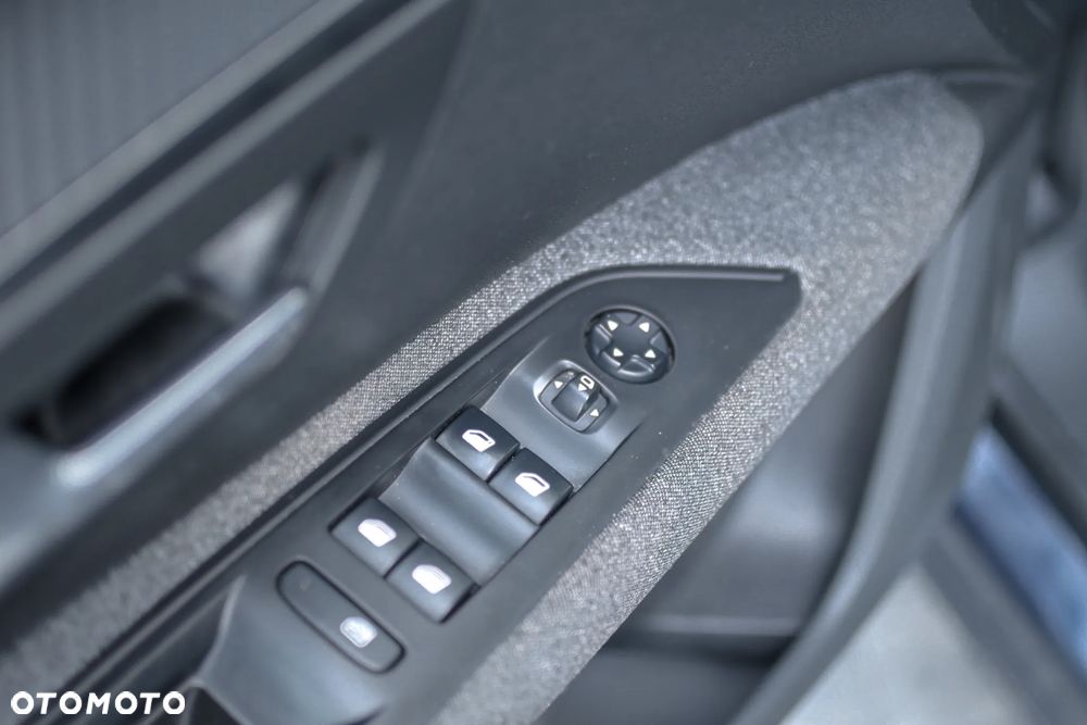 Peugeot 5008 1.6 BlueHDI Allure S&S - 20