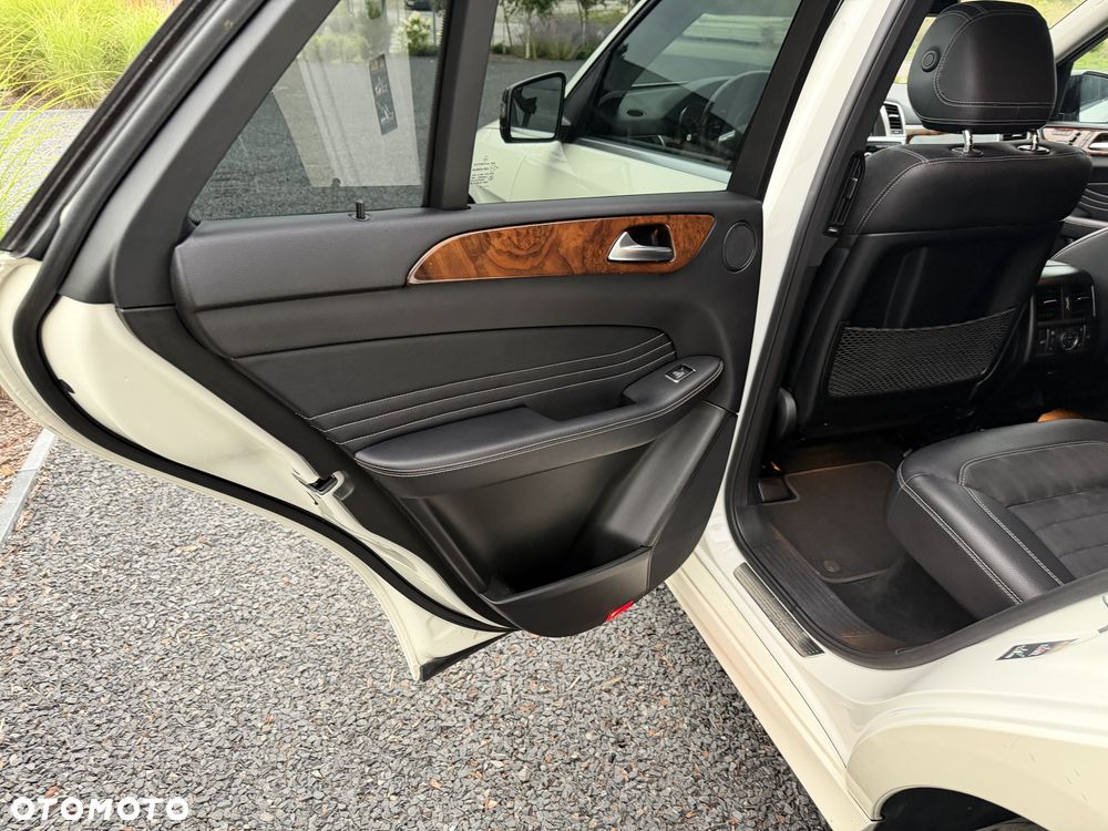 Mercedes-Benz ML - 28