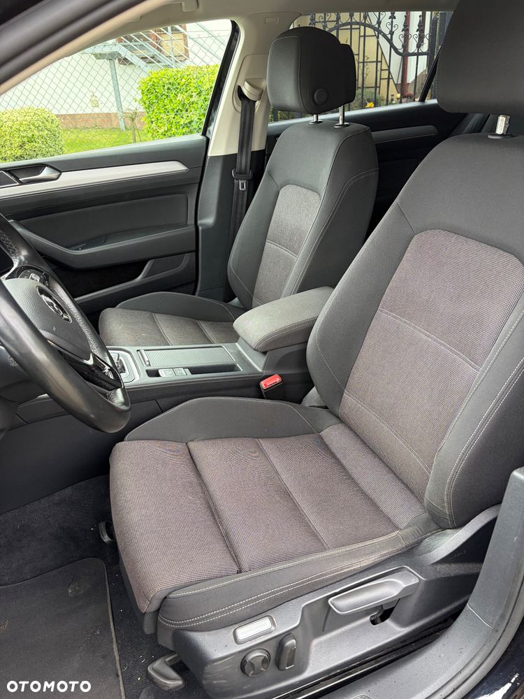 Volkswagen Passat 2.0 TDI SCR DSG Highline - 14