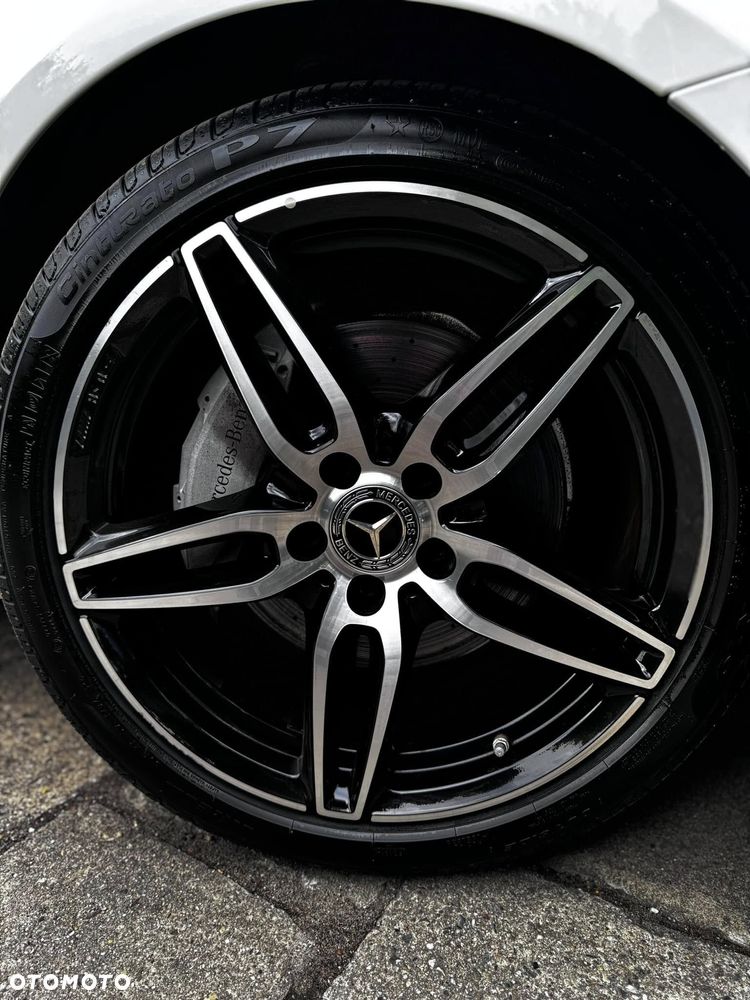Mercedes-Benz Klasa E 220 d 9G-TRONIC - 11