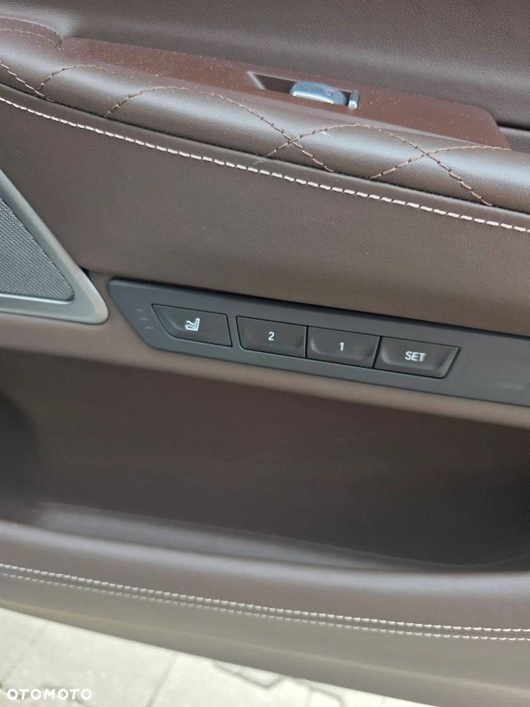 BMW Seria 7 M760Li xDrive - 23